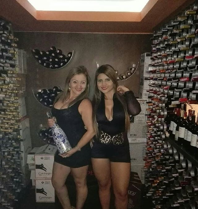 Georgette putica venezolana en vestiditos y falditas ricas
 #87940284