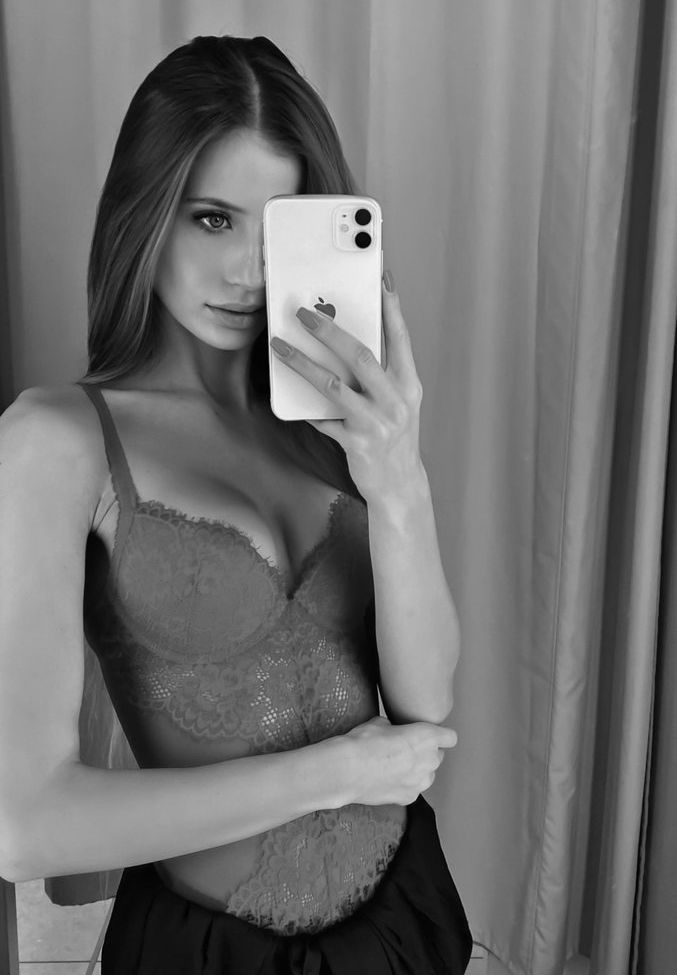 Linadiaa desnuda #109002360