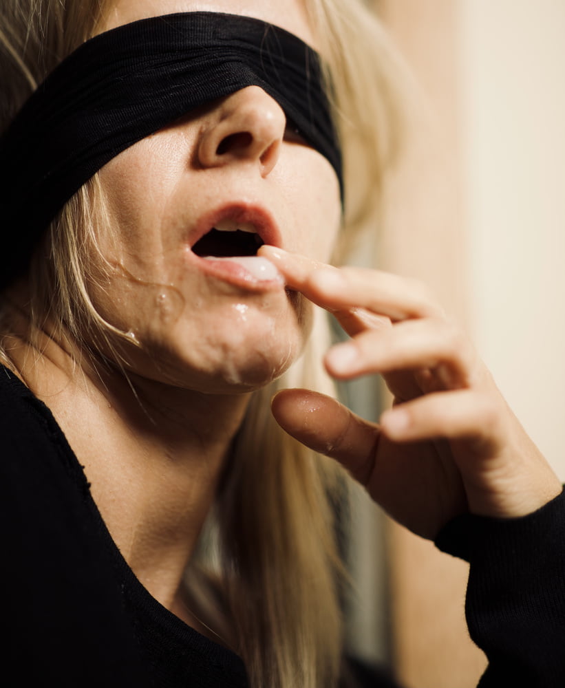 Schlampe von toulouse Frau Nylon angeboten saugen Sperma im Gesicht bukkake
 #106565549