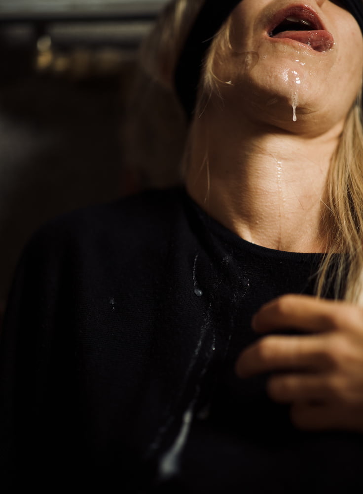Salope de toulouse femme nylon offerte sucer sperme sur visage bukkake
 #106565554