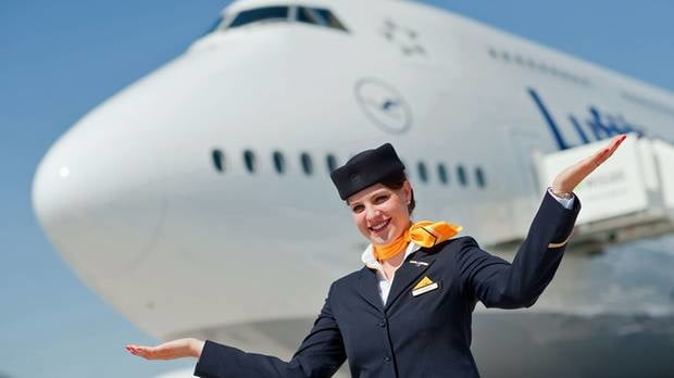 Sexy Stewardess in Fersen und Strümpfen
 #92963399