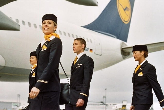 Sexy Stewardess in Fersen und Strümpfen
 #92963417
