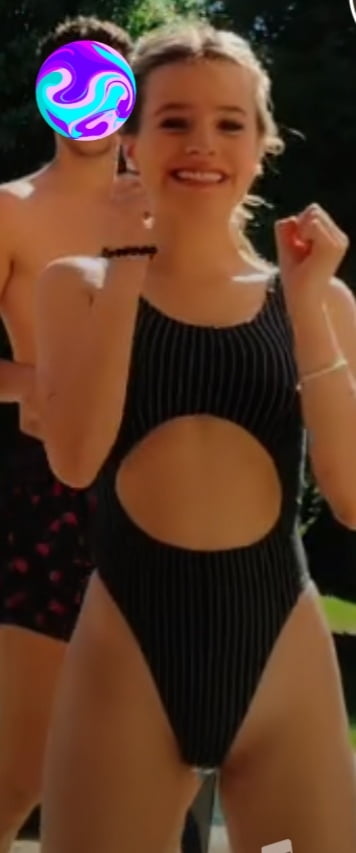 Aersche, Upskits and SeeThrough #91615259