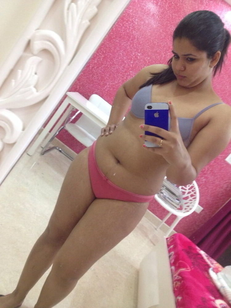Amateur Hot Desi Girl Nude Photo #89129829