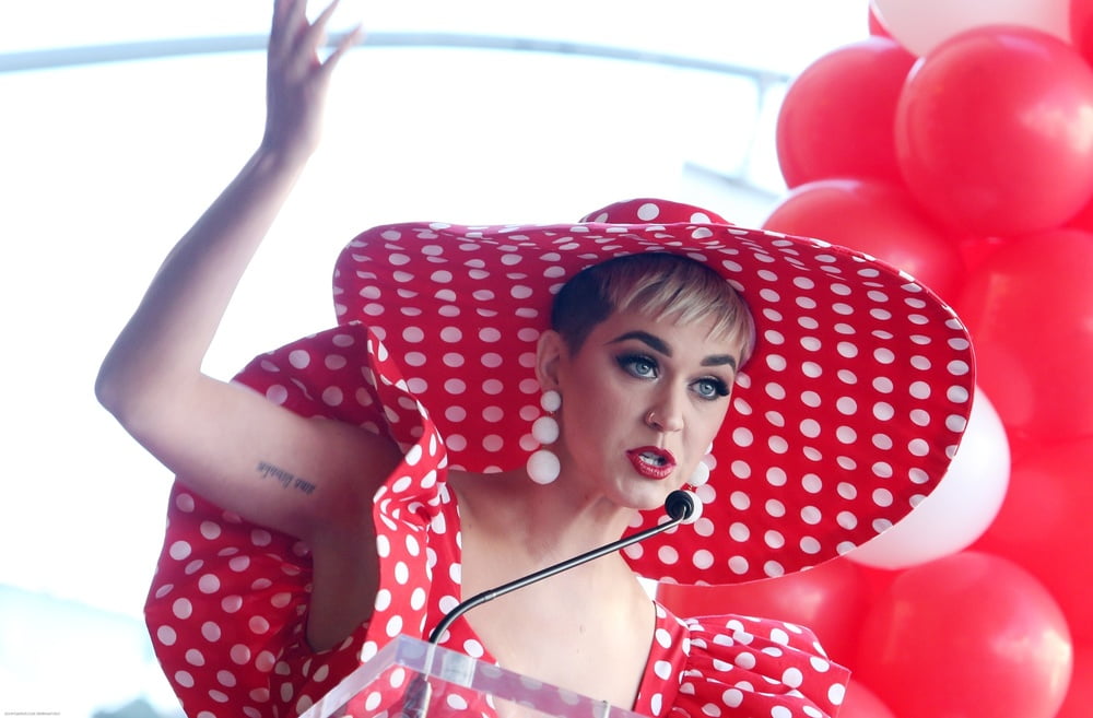 Niedlich katy perry
 #79923339