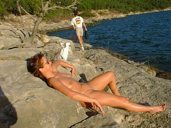 Nudisten und Nackte
 #81730587