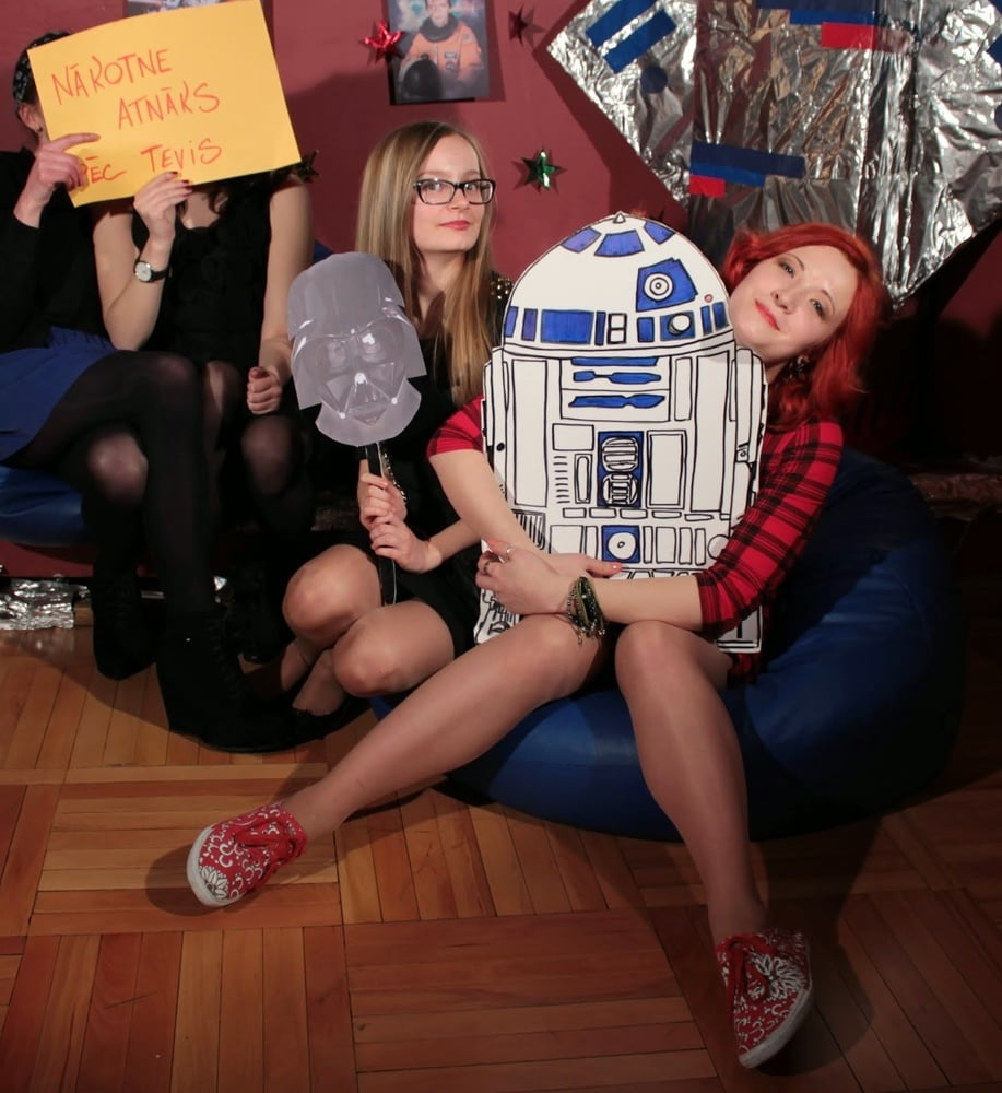 Festa di ragazze nerd in collant parte 2
 #99280248