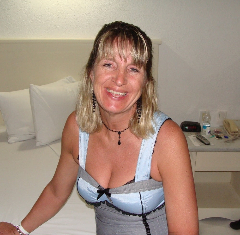 Hubby wants his wife Fara exposed #102832671