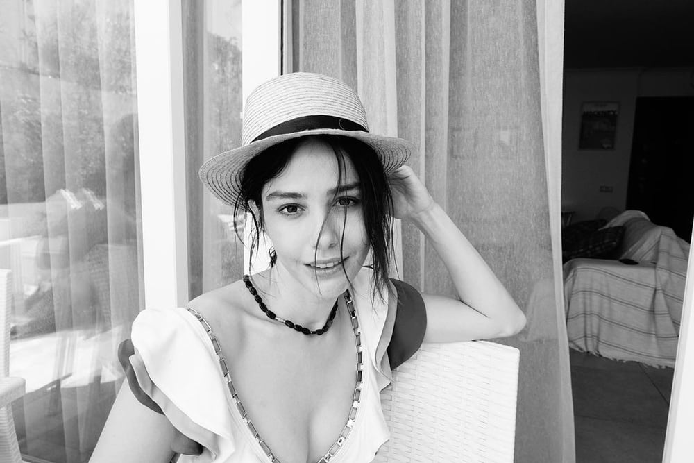 Ozge Gurel Sexy Turkish Actress #81319246