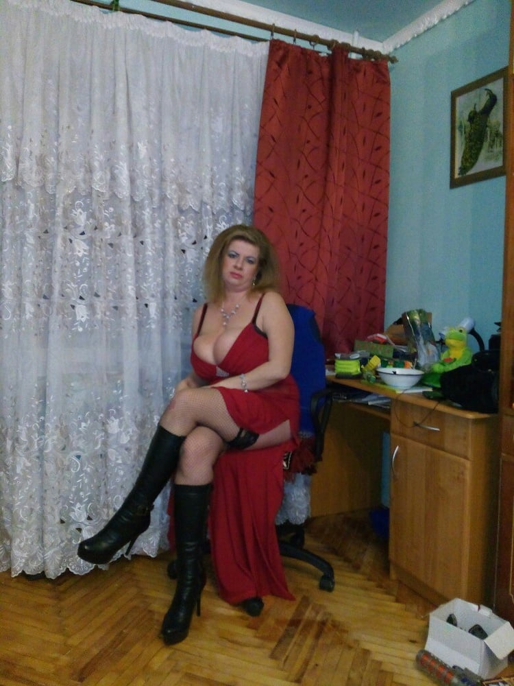Busty donna russa 3672
 #91765977
