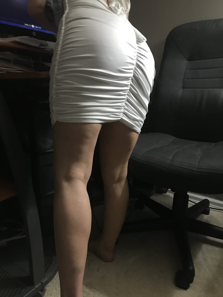 Voir ma culotte rouge sexy et ma chatte poilue american milf 19
 #106595711