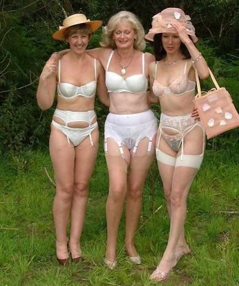 Milfs in groups #99480168