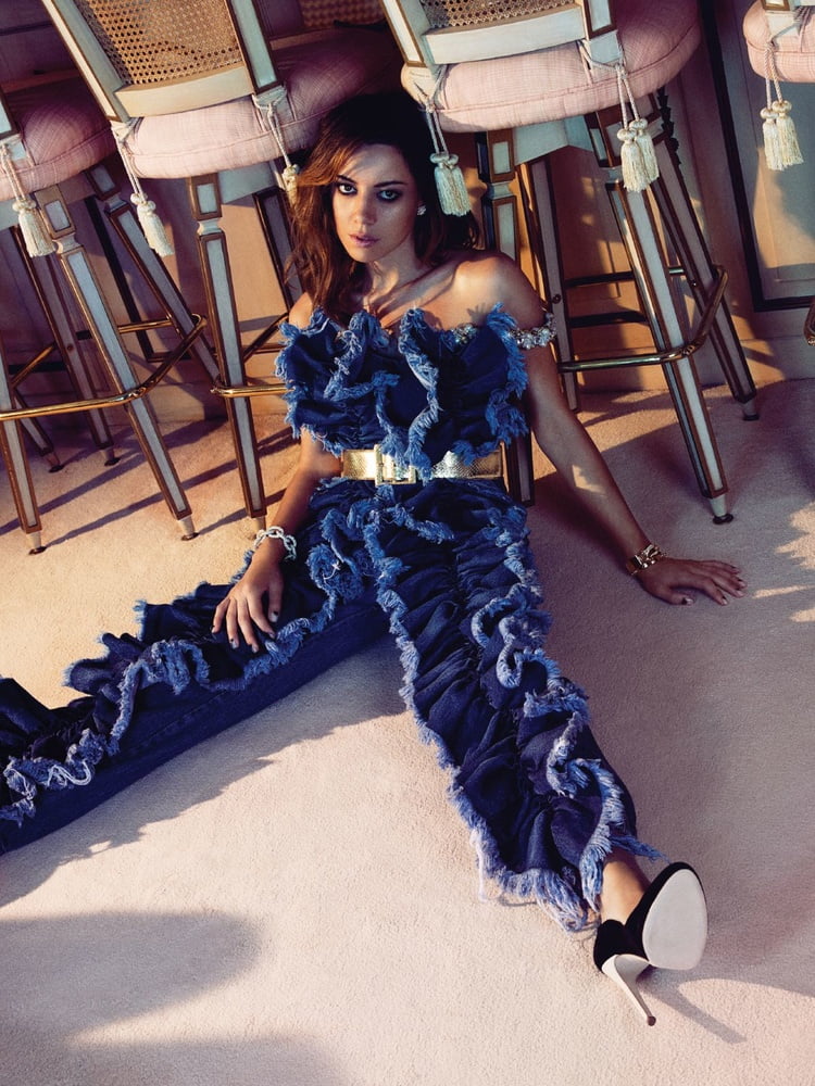 Fap material: aubrey plaza
 #99922003