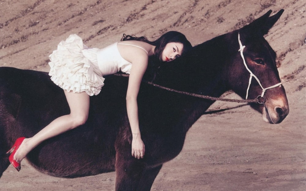 Fap material: aubrey plaza
 #99922013