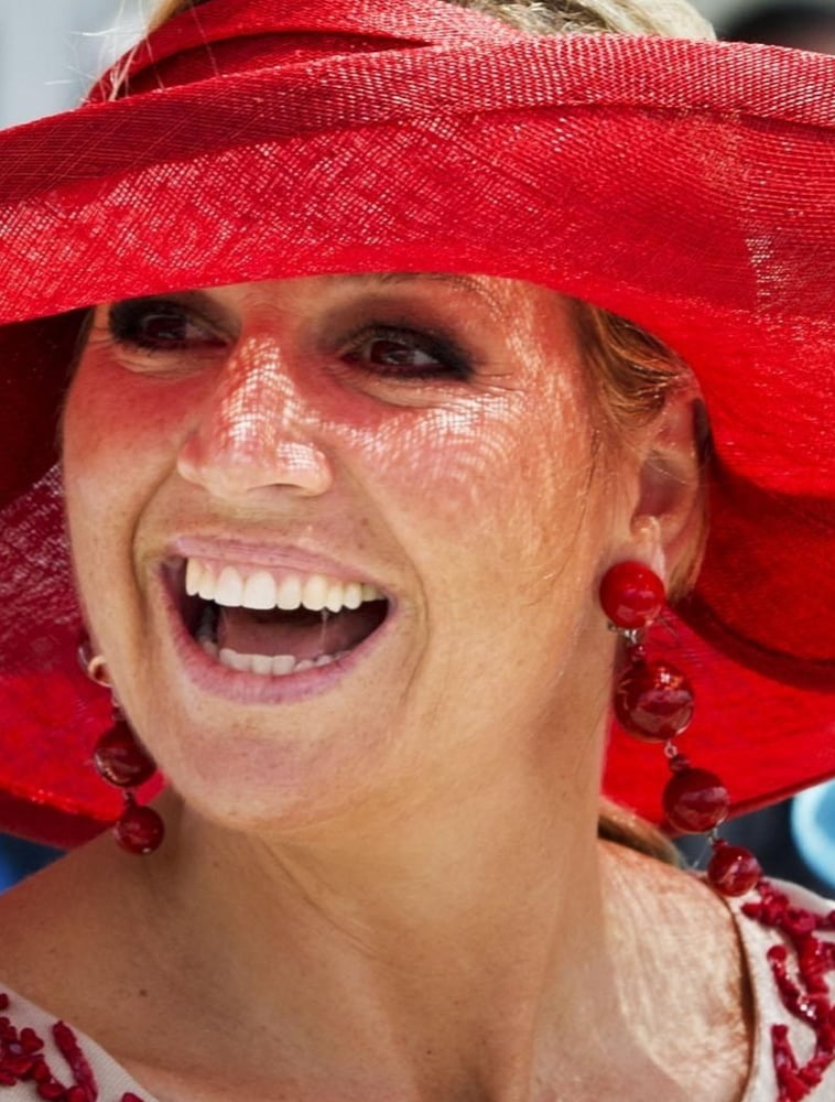 GROSSE DINDE REINE MAXIMA DES PAYS BAS #98232266