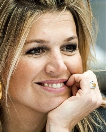 GROSSE DINDE REINE MAXIMA DES PAYS BAS #98232328