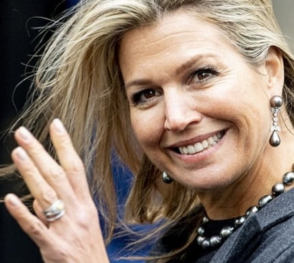 GROSSE DINDE REINE MAXIMA DES PAYS BAS #98232339