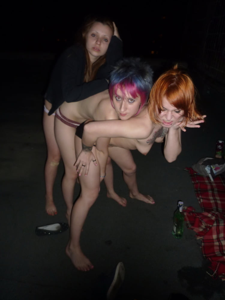 Photos d'amateurs nus - poussins russes nus en public
 #91333353