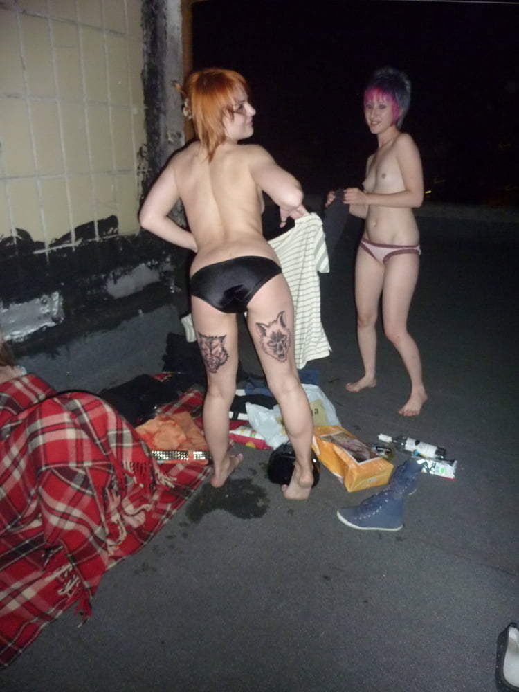Photos d'amateurs nus - poussins russes nus en public
 #91333484