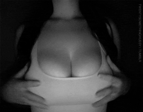 Tetas no desnudas (sin rostro) gif
 #93867745
