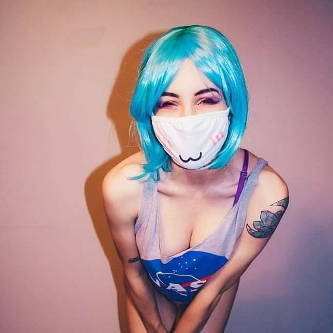 Cuarentena chicas calientes
 #90437363