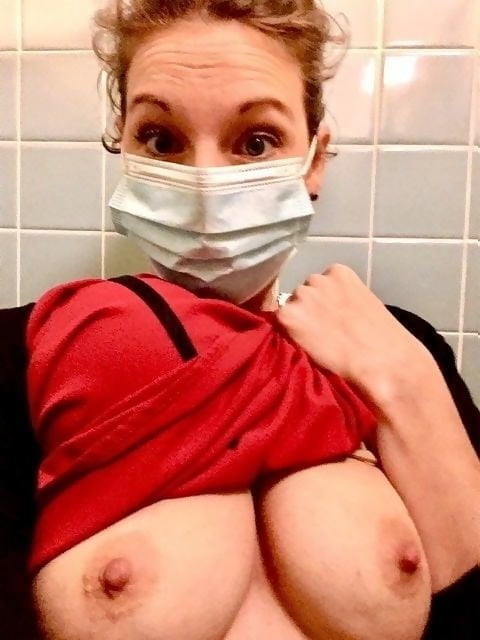 Cuarentena chicas calientes
 #90437595