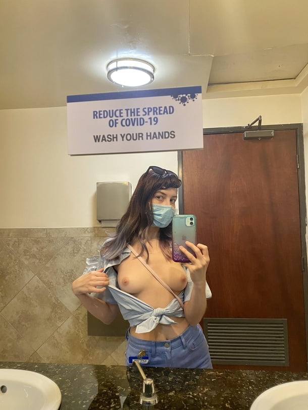 Cuarentena chicas calientes
 #90437668