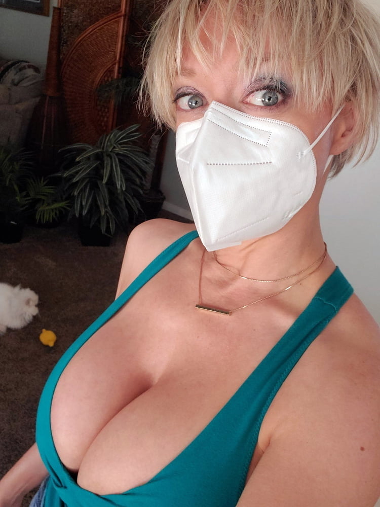 Cuarentena chicas calientes
 #90438571