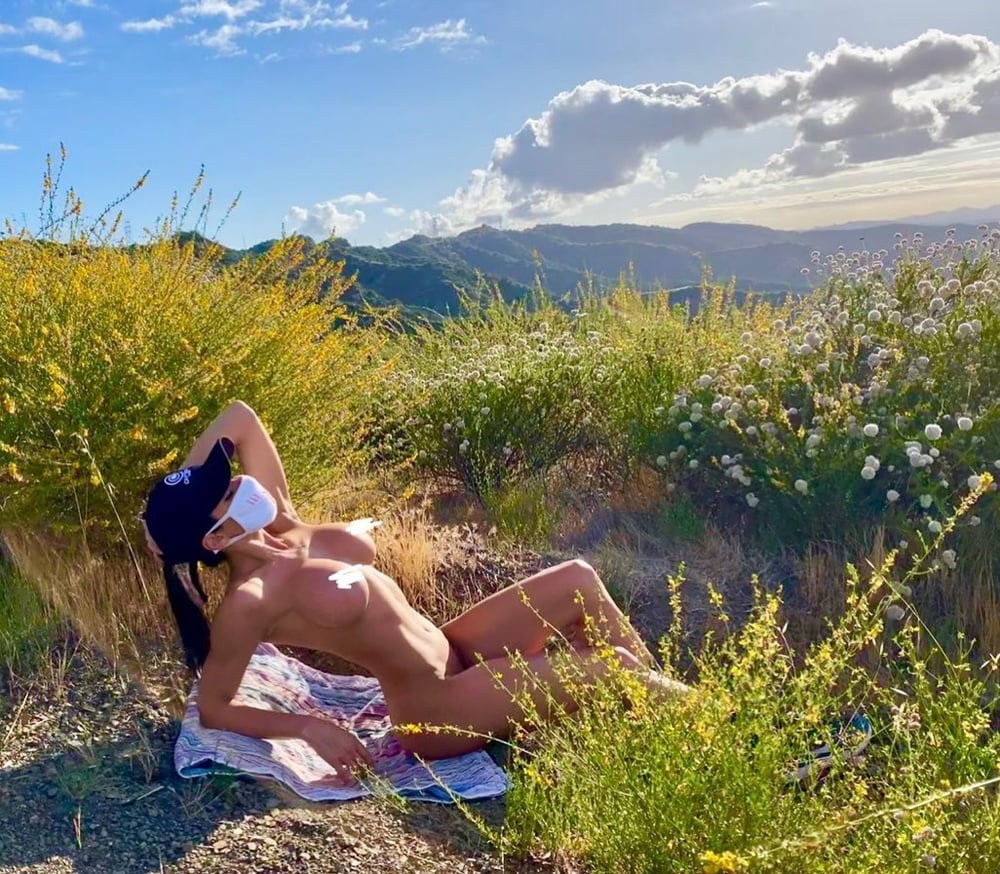 Cuarentena chicas calientes
 #90438614