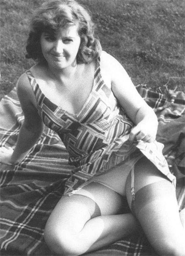 Vintage Nude Panty - Vintage nudes panties 2 Porn Pictures, XXX Photos, Sex Images #3824736 -  PICTOA