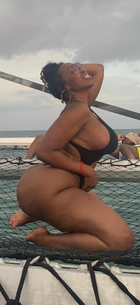 BUBBLE BUTTS #101619509