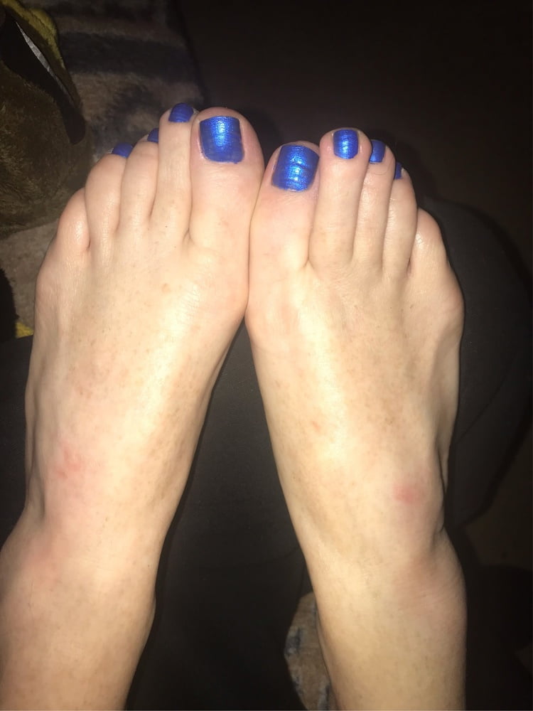 綺麗に塗られた足の指
 #106465101