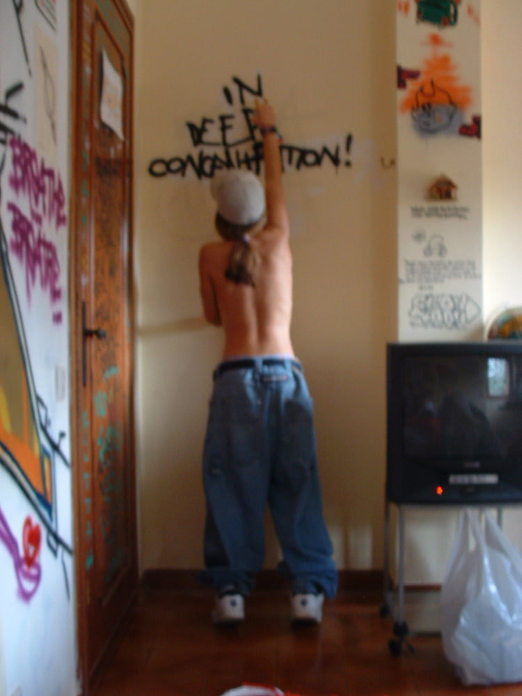 Grafiti Writing Wife #103222565