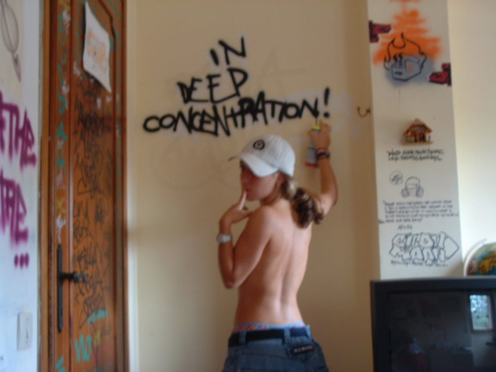 Grafiti Writing Wife #103222606