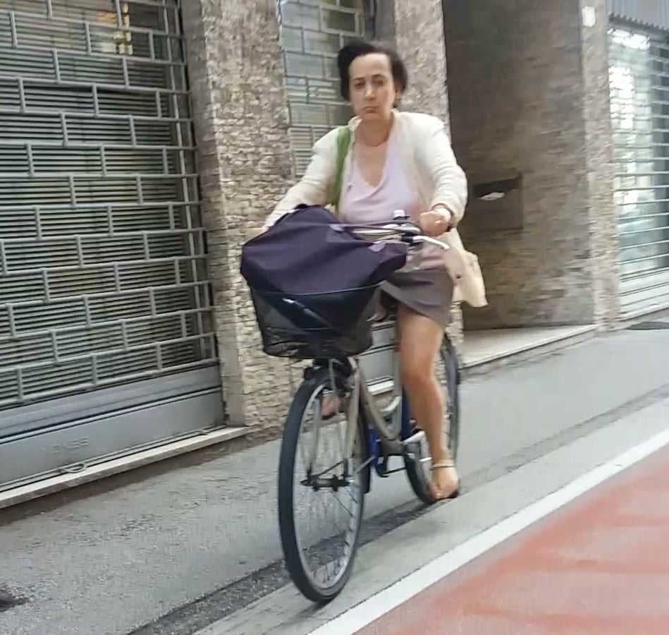 Porche maduro esibizioniste
 #89894654