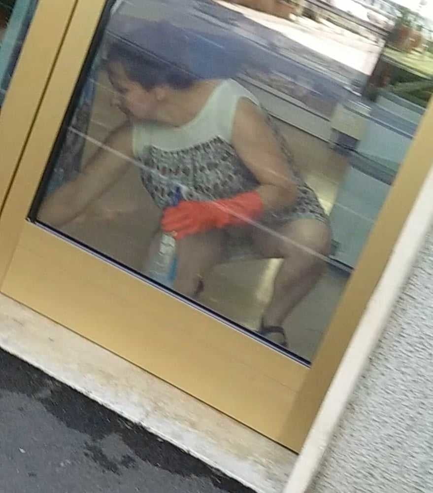 Porche maduro esibizioniste
 #89894664