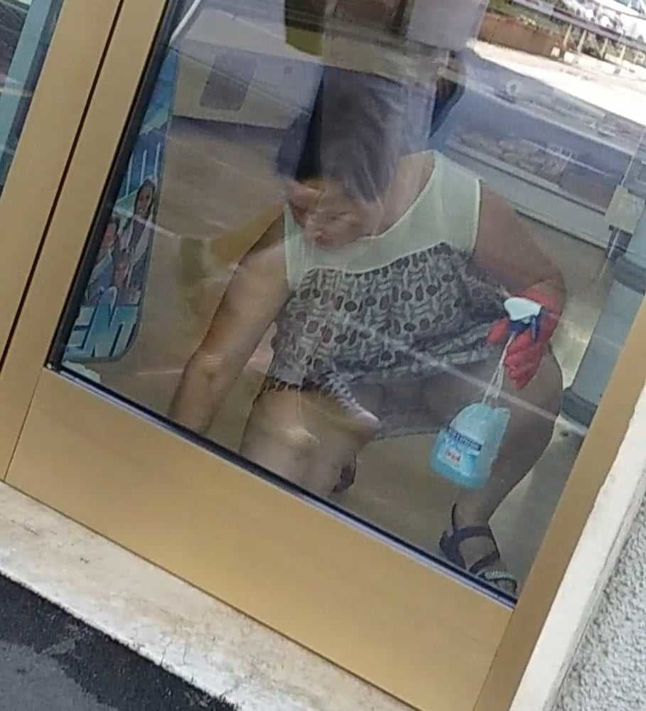 Porche maduro esibizioniste
 #89894665