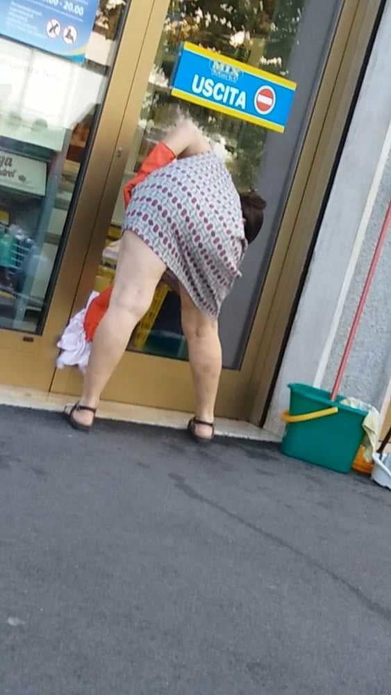 Porche maduro esibizioniste
 #89894667