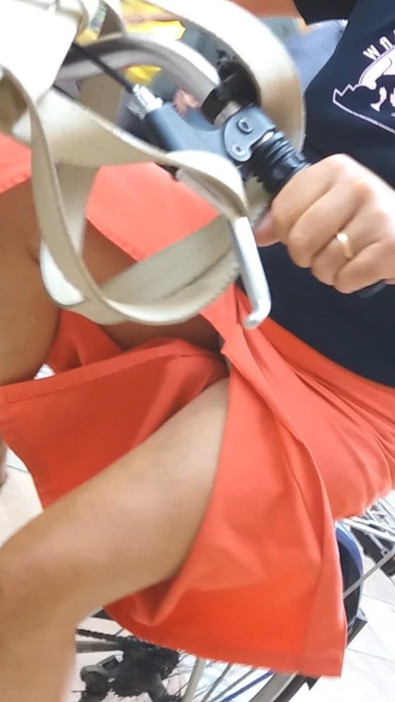 Porche maduro esibizioniste
 #89894673