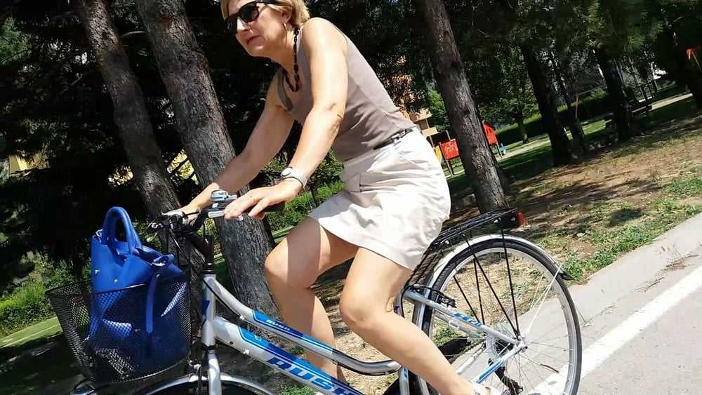 Porche maduro esibizioniste
 #89894735