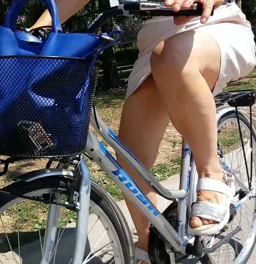 Porche maduro esibizioniste
 #89894738