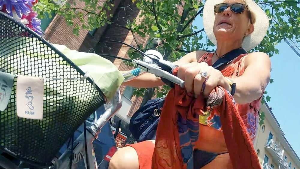 Porche maduro esibizioniste
 #89894742