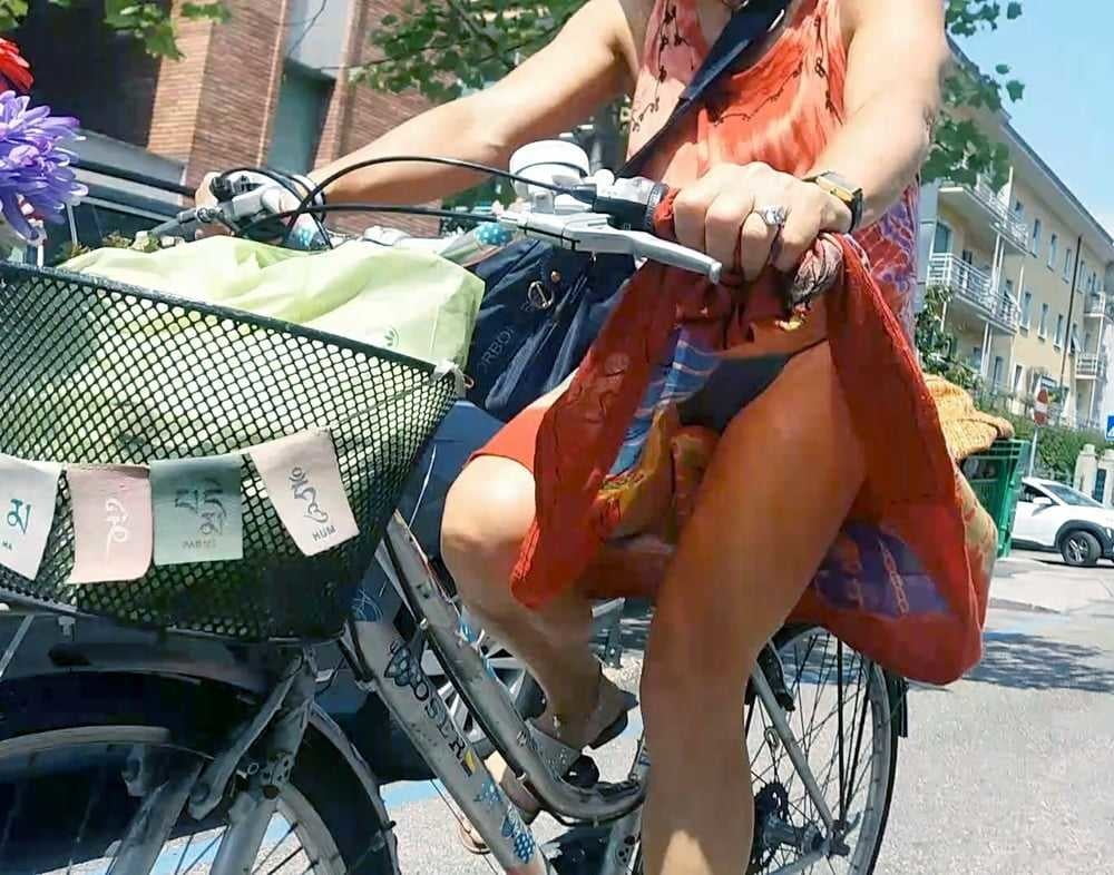 Porche maduro esibizioniste
 #89894744