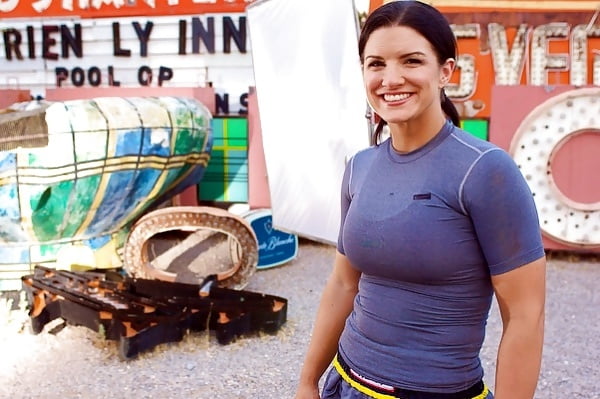 Niedliche Gina Carano
 #80571219