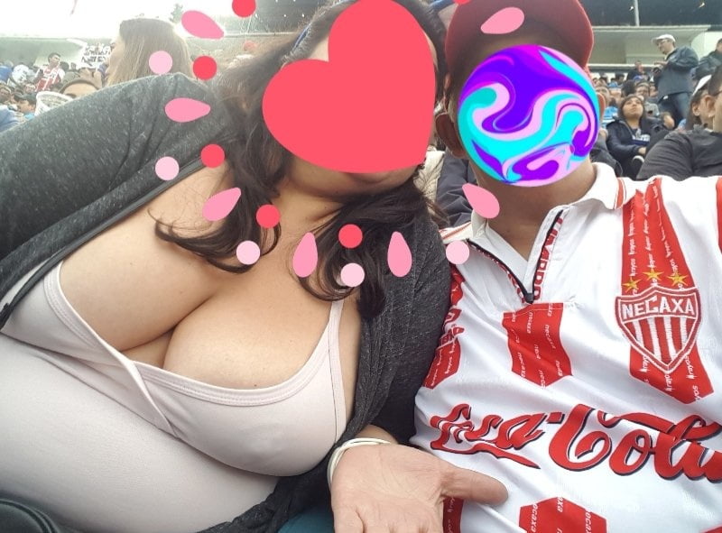 Tetona le encanta exhibirse v
 #90149876