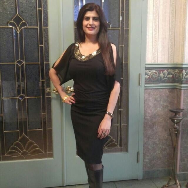 Mujeres indias vestidas
 #105280245