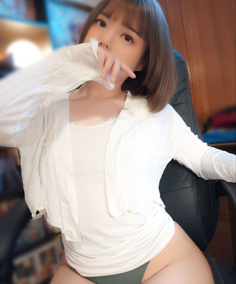 Nikumikyo desnuda #107782344