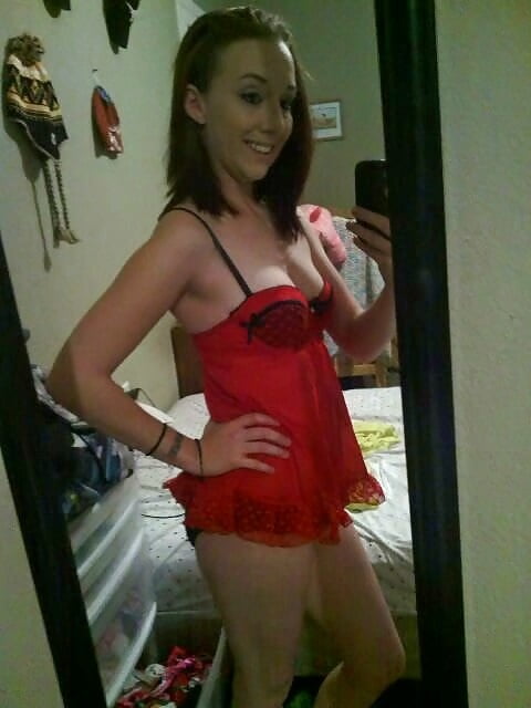 Exposed Topeka, KS webslut Cassandra spread and ready #101200028