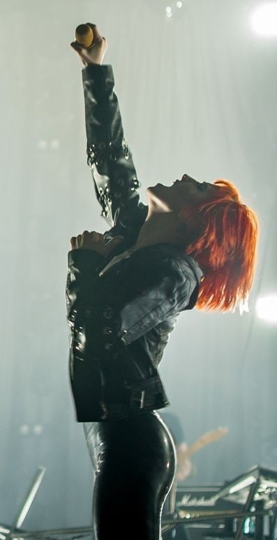 Hayley williams just begging for it volume 4 (en anglais)
 #99019650