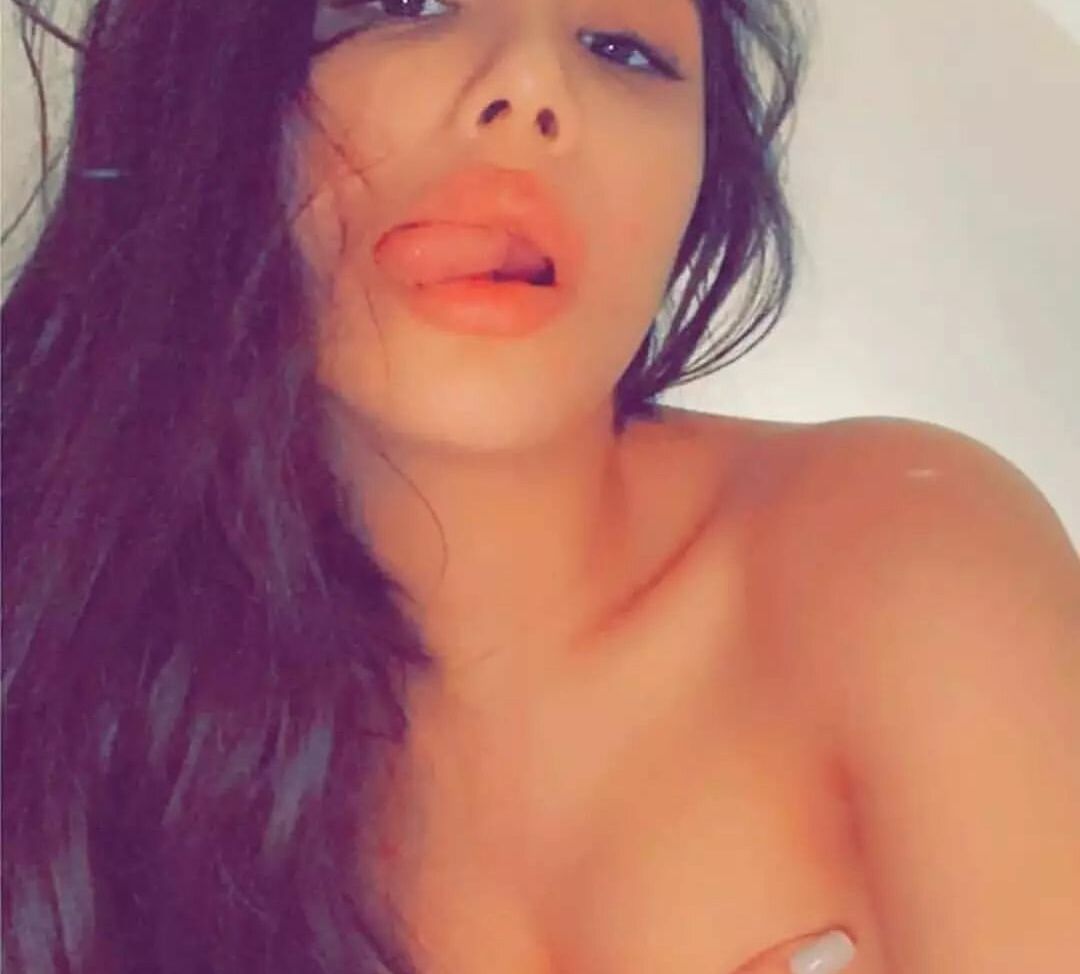Miriam Tay desnuda #109850183